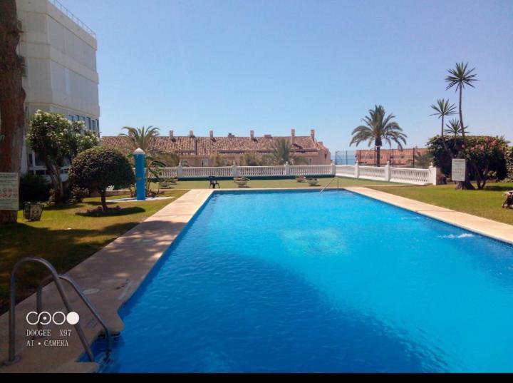 Los Cisnes Beach Studio 100M Playa Appartement Benalmádena Buitenkant foto